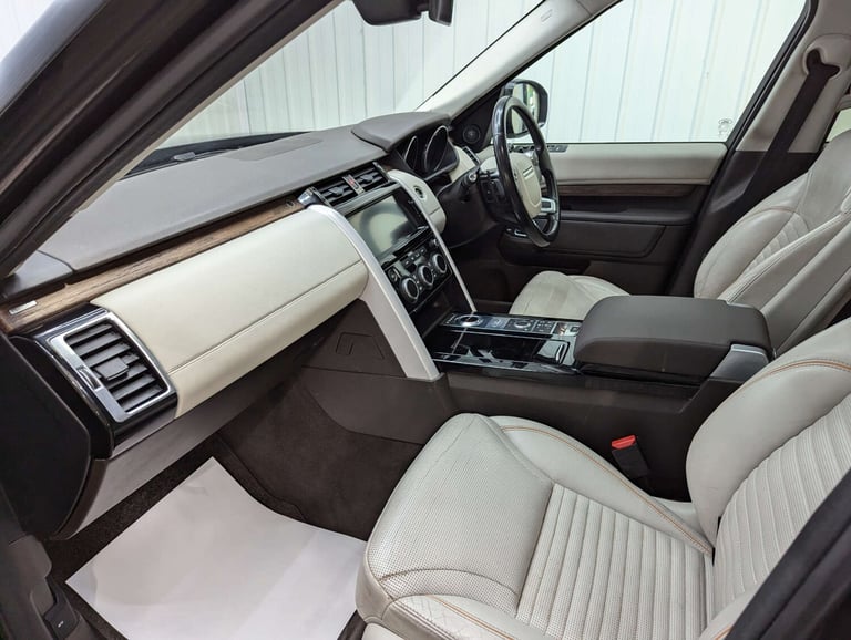 2017 Land Rover Discovery 2.0 Discovery HSE SD4 Auto 4WD 5dr SUV Diesel Automatic