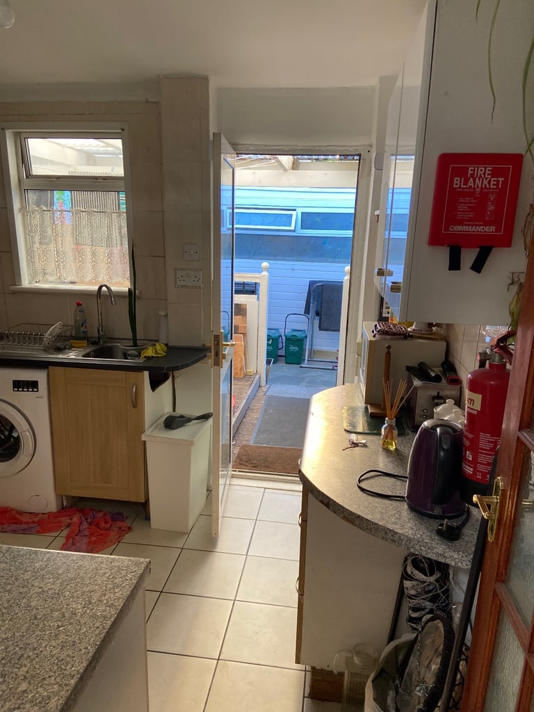 2 BEDROOM FLAT (ANNEX)