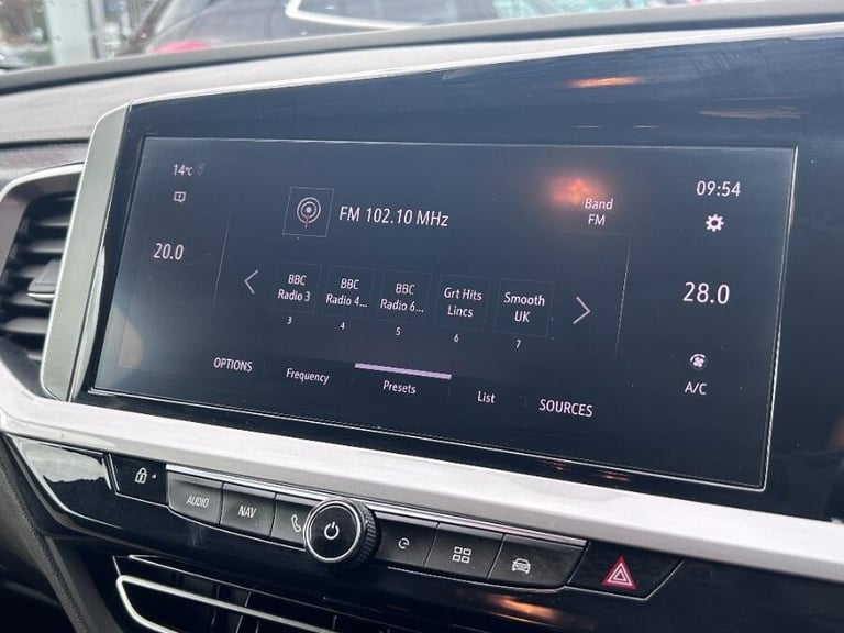 2023 Vauxhall Crossland X 1.6 14.2kwh Ultimate Suv 5dr Petrol Plug In Hybrid Auto Euro 6 (s/s) (2...