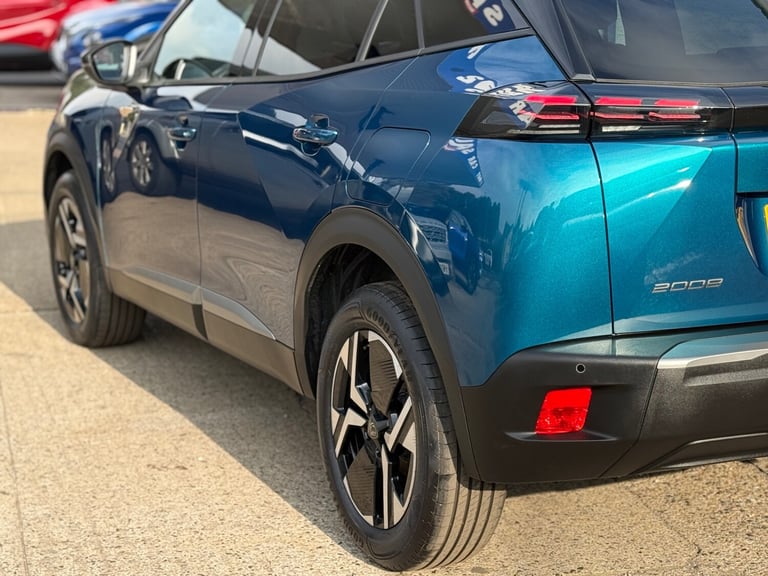 2025 Peugeot 2008 1.2 PureTech Allure 5dr ONLY 710 MILES, MAY 2028 WARRANTY,  HATCHBACK Petrol Ma...