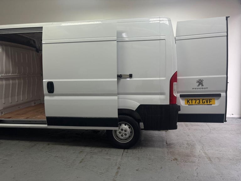 Peugeot Boxer 2.2 BlueHDi 335 Professional Premium + L3 High Roof Euro 6 (s/s) 5dr Diesel Manual