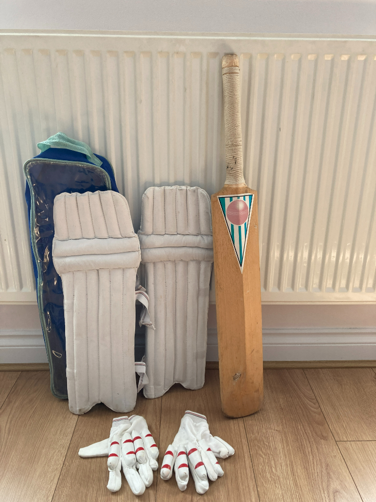 Cricket Set for Kid - Bat Size 5, Batting Pads and Gloves 
