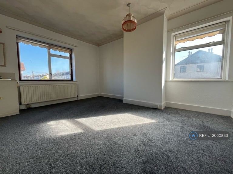 3 bedroom house in Central Avenue, Gravesend, DA12 (3 bed) (#2660833)