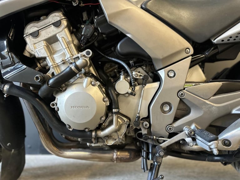 STUNNING 2014/14 HONDA CBF 1000 MOTORCYCLE 