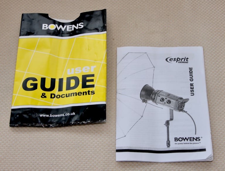  Bowens Esprit Gemini GM500 2-Head Flash Kit with Softbox , Umbrella . & Kit bag