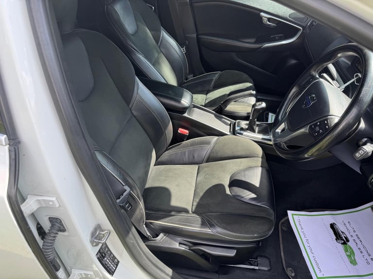 VOLVO V40 2.0 R-Design D4 2015