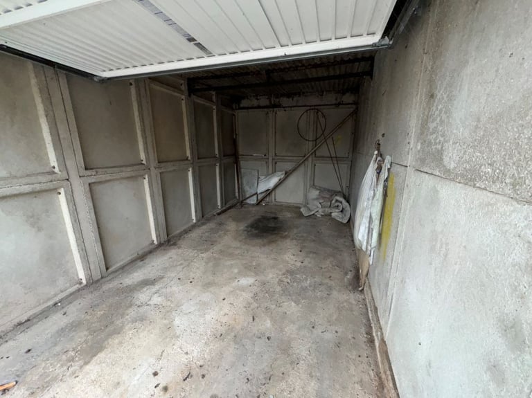 Garage 1 for sale