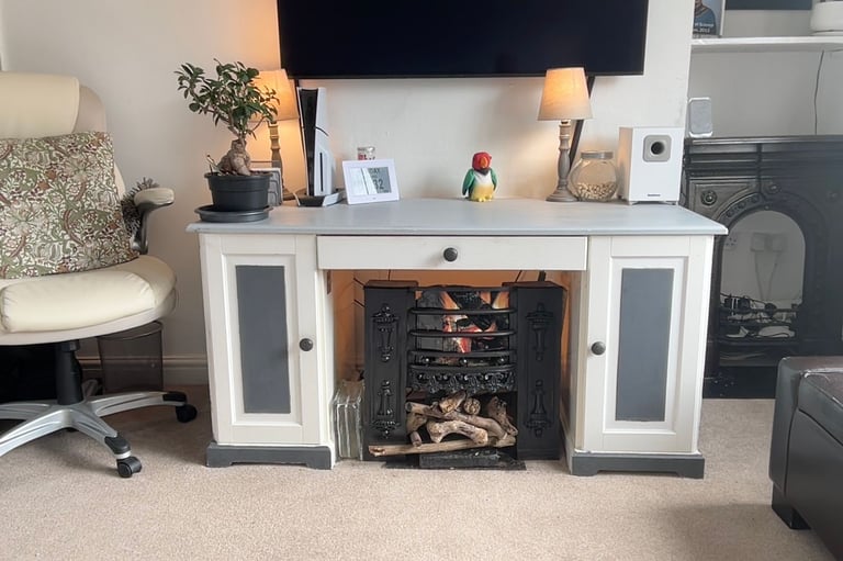 image for Antique Cast-Iron Fire Surrounds/Grates-Two