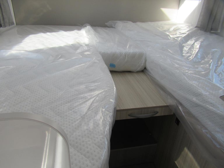 Adria Compact Supreme SL 2.2 Diesel 140BHP Automatic