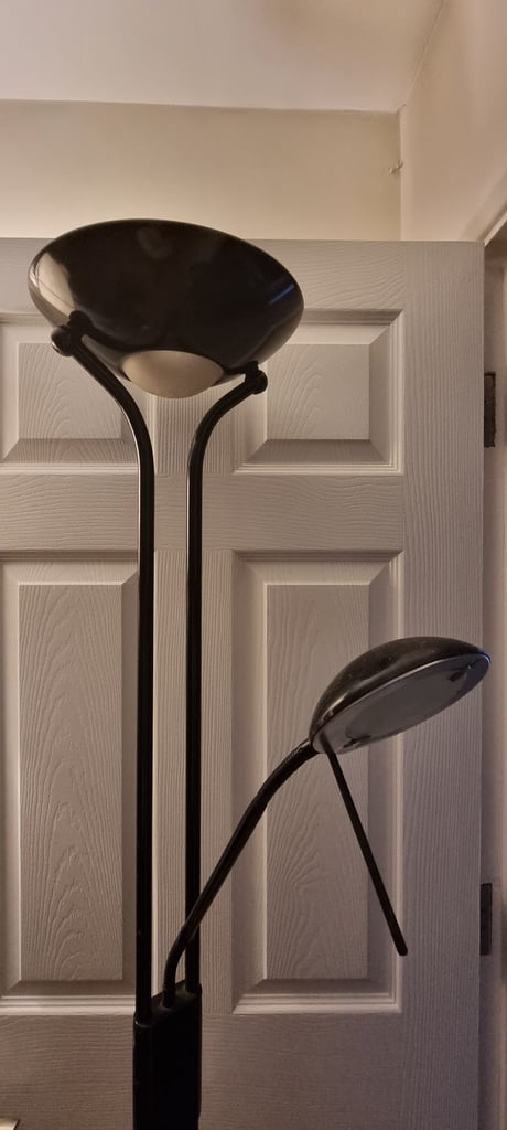 Free Floor Lamp - black