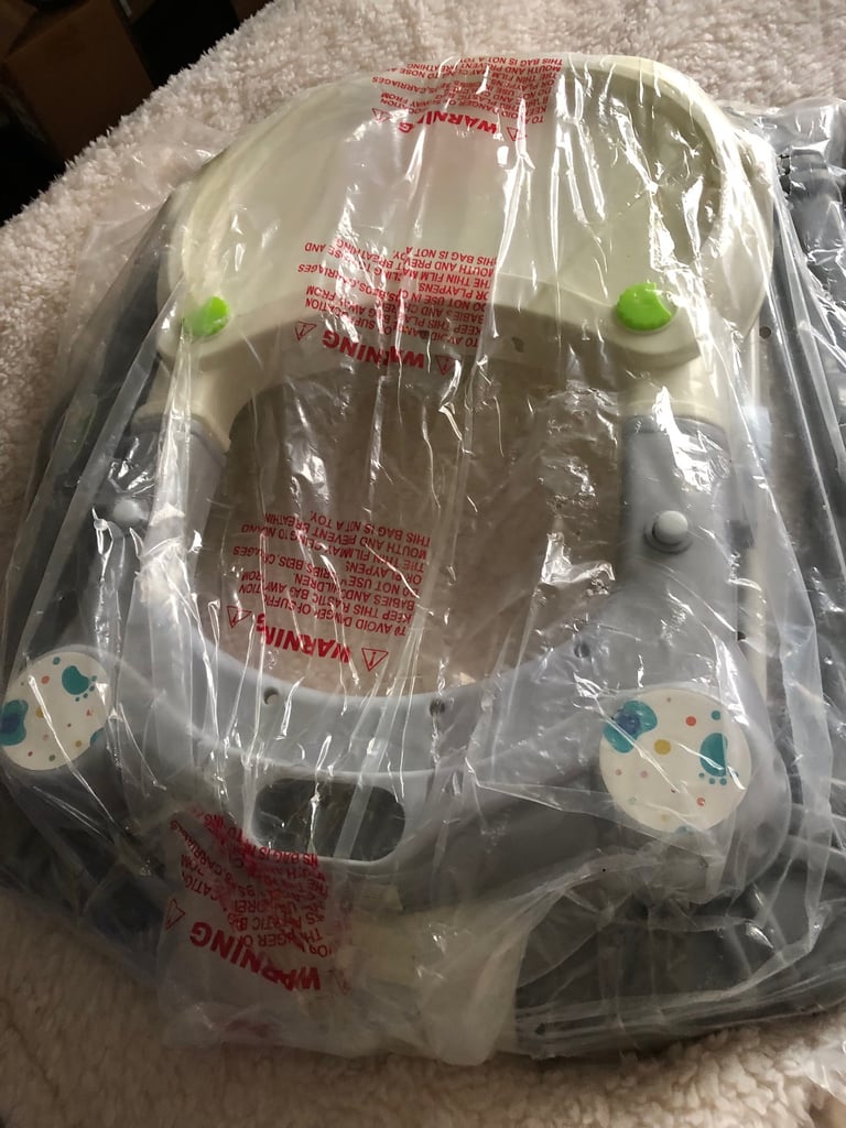 Baby walker with parent handle new