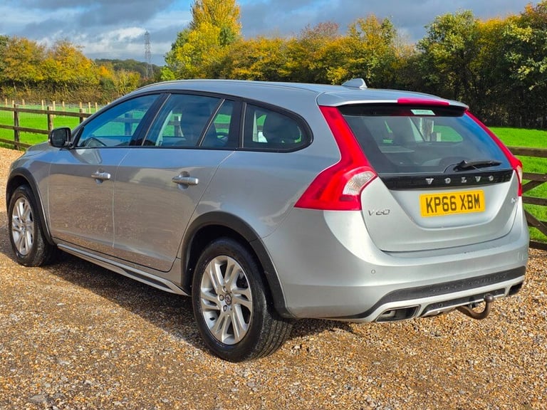 Volvo V60 D4 CROSS COUNTRY SE NAV