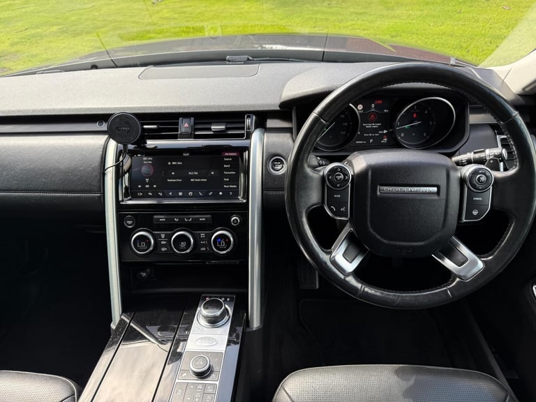 2017 Land Rover Discovery 5 3.0 TDV6 H.S.E LUXURY / 4X4 / 7 SEATER / AUTOMATIC 
