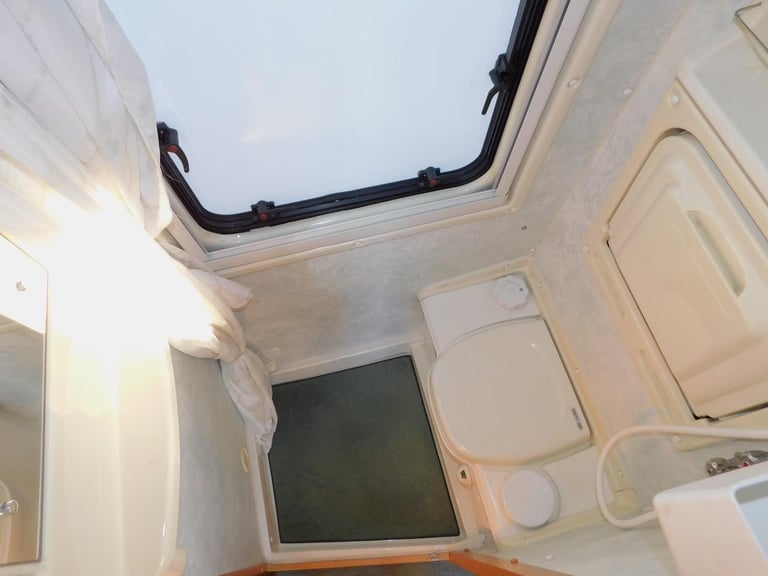 Auto-Sleeper Gatcombe VW 2.5 Tdi Manual Luxury 2 Berth Motorhome For Sale