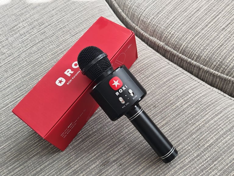 Roxi karaoke microphone 
