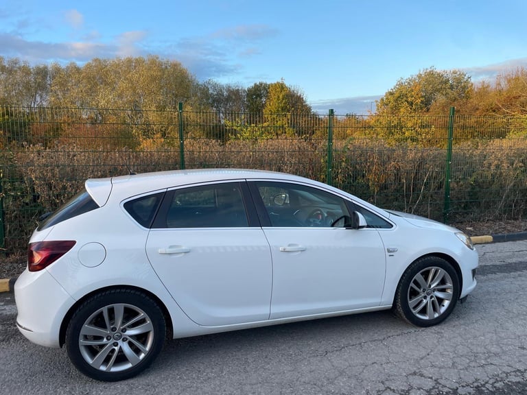 VAUXHALL ASTRA 2.0 CDTI SRI S/S 160 BHP 64 REG 5 DOOR 12 MONTHS MOT TAX £165 LOW INSURANCE 