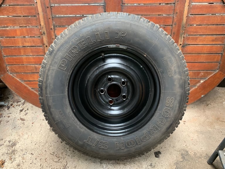 image for New Pirelli Scorpion 235/70 R 16 Range Rover P38 Discovery 1 & 2 Defender Series 3 Wheel Rim Tyre