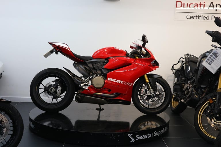 DUCATI PANIGALE R - 3900 MILES - 2016