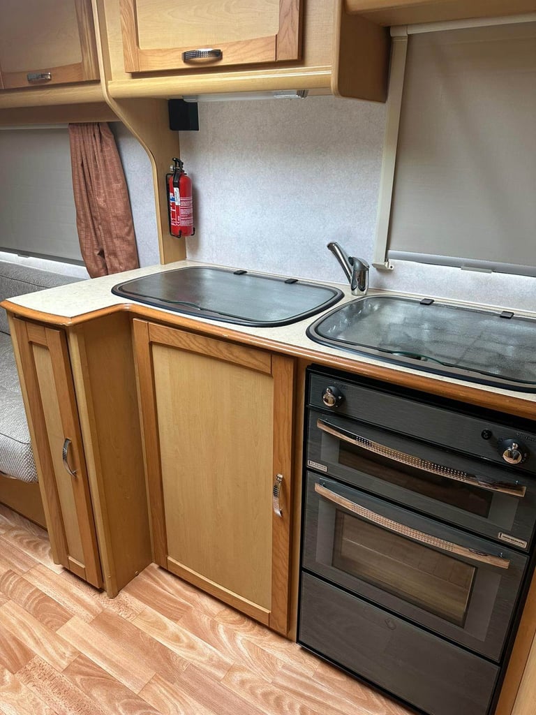 2005 Elddis Xscape 482/ 2 berth