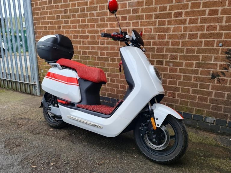 NIU N1S Electric Scooter 'Extra battery-178 miles' (NOT NQi GTS MQI NGT CUX MGB)