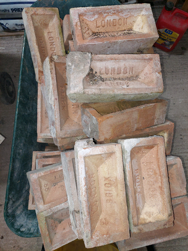 Approx 30 London reclaimed bricks 