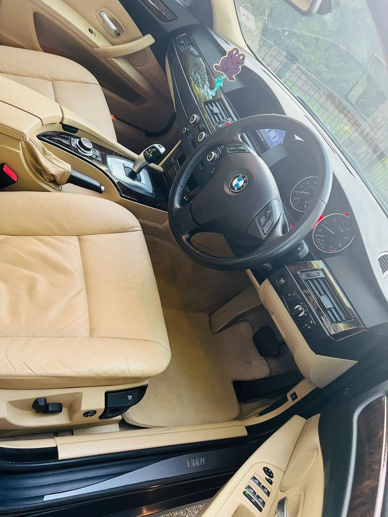 BMW 5 SERIES AUTOMATIC 2.5 PETROL YEAR 2009, VERY LOW MILEAGE 35000, 1 YEAR MOT, MINT CONDITION