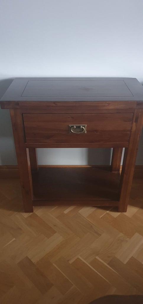 Console table with matching lamp table and mirror