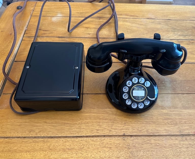 Western Electric 102 telephone with subset