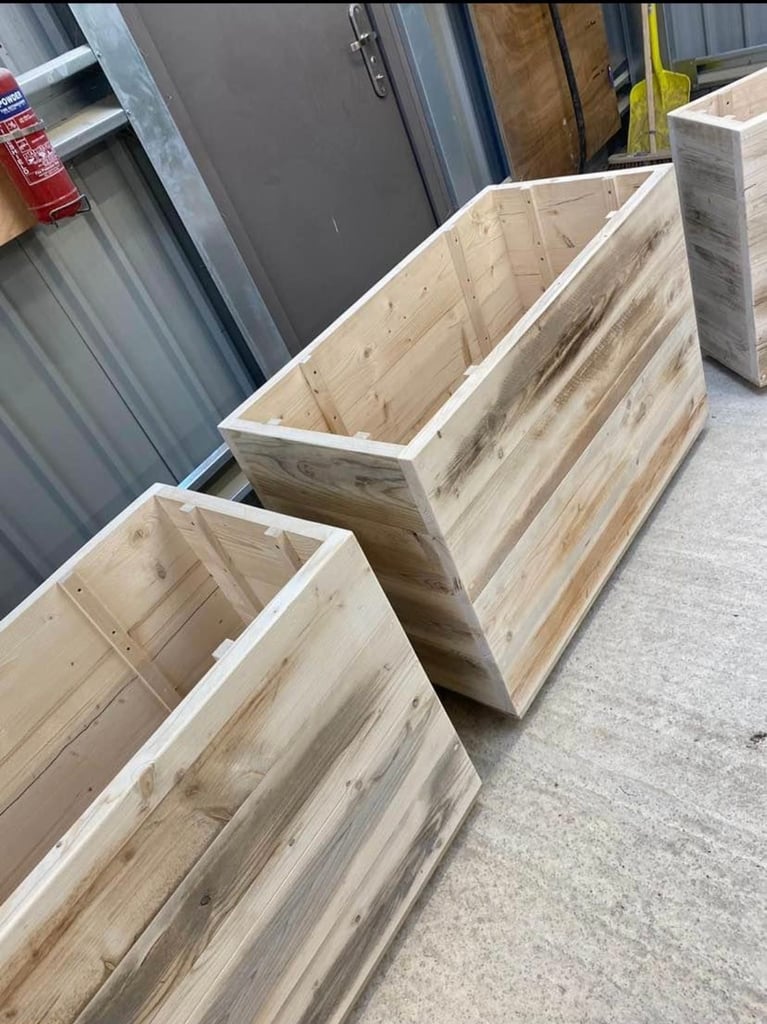 Wood boards,scaffolding,planks, 3.9 meters, 13 ft fencing,decking