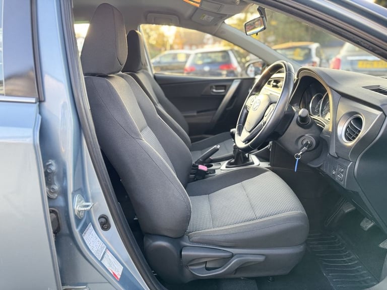 2014 Toyota Auris 1.6 V-Matic Icon Hatchback 5dr Petrol Manual Euro 5 (132 ps) Hatchback Petrol M...