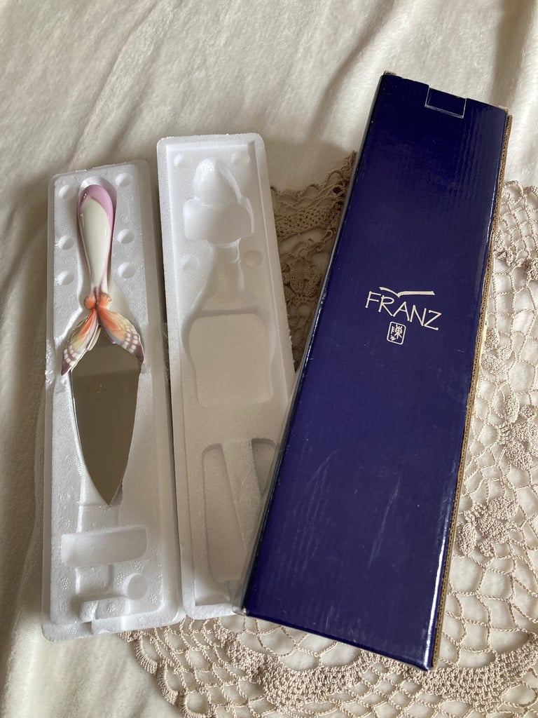 Franz Porcelain Pie Server