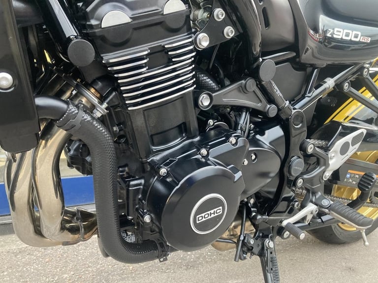 KAWASAKI Z900 RS SE - LOW MILES - MAIN STAND - COWL - GRAB RAIL - RAD GUARD 