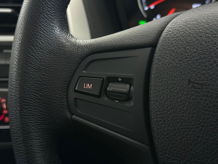 2018 BMW 1 Series 118i [1.5] SE 5dr [Nav/Servotronic] Step Auto HATCHBACK PETROL Automatic