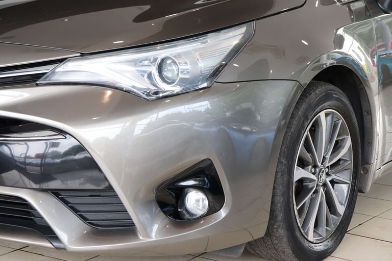 2017 Toyota Avensis 2.0 Avensis Business Edition+ D-4D 4dr Saloon Diesel Manual