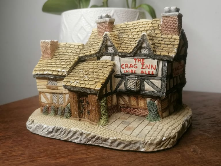Vintage Naturalcraft memory lane cottages by Peter Tomlins Crag inn Made in England.