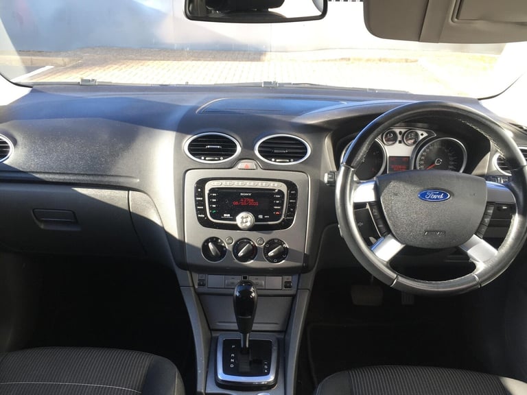 2010 Ford Focus 1.6 Titanium 5dr HATCHBACK Petrol Automatic