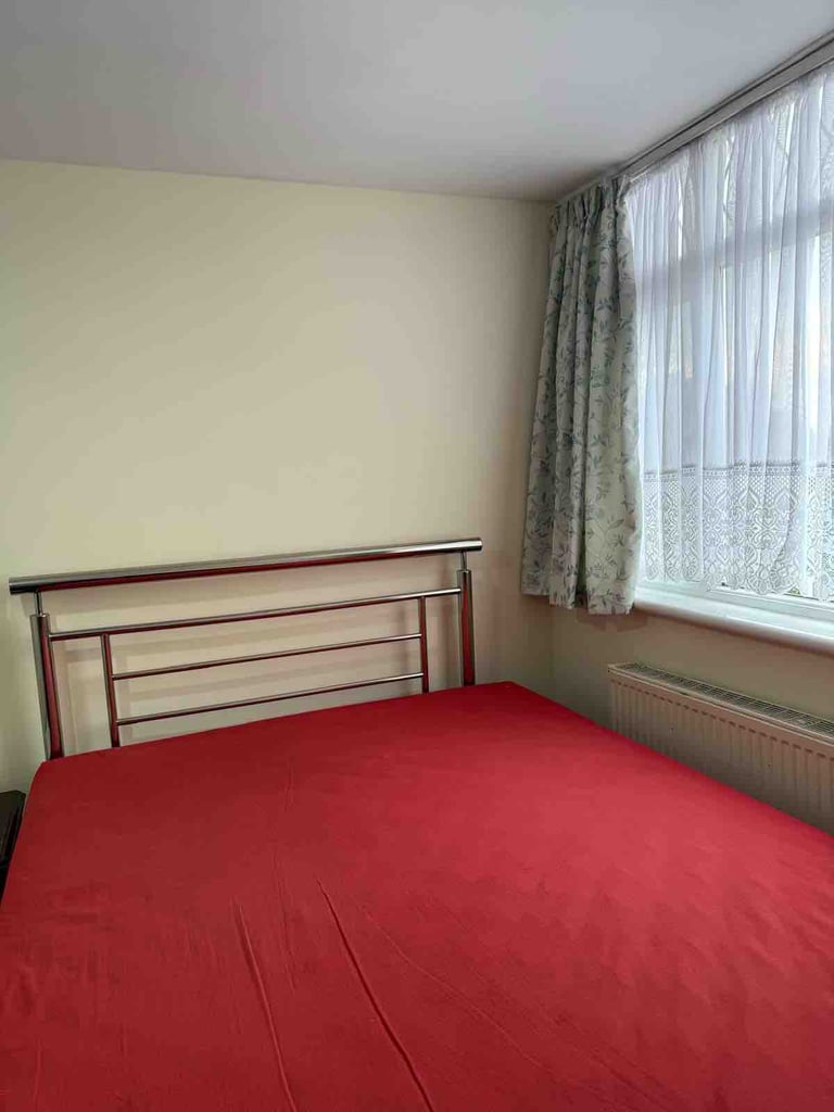 1 bedroom in Woodfield Avenue, HA0