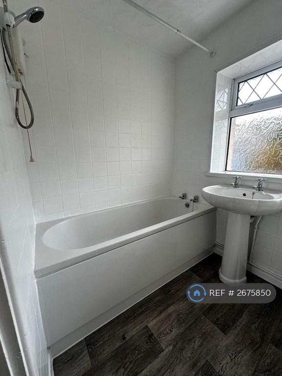 3 bedroom house in Glan 'Y Nant, Bargoed, CF81 (3 bed) (#2675850)