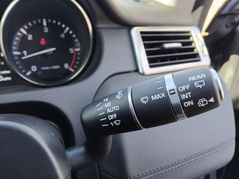 LAND ROVER DISCOVERY SPORT 2.0 TD4 SE Tech Grey Manual Diesel 2015