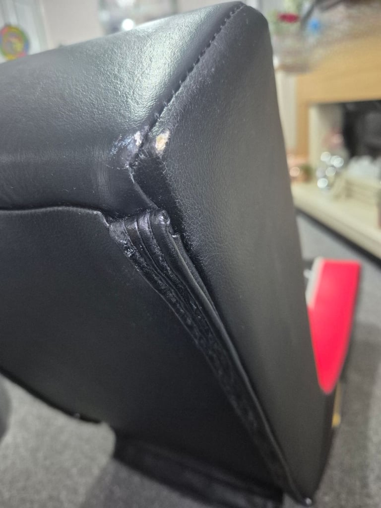 Fold up x rocker gaming chair