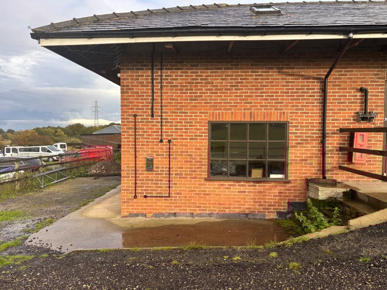 Office to Rent ( also yard space available different size lots 