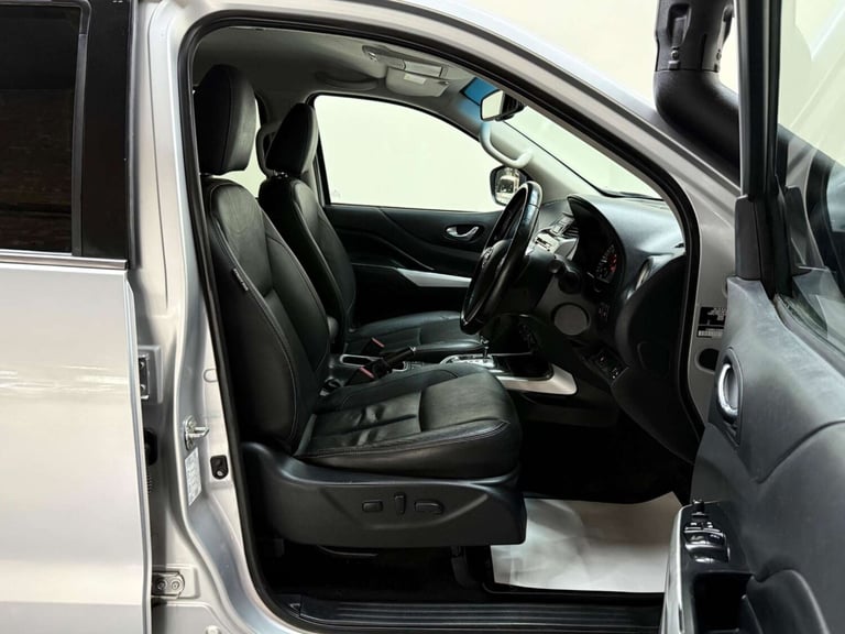 2018 Nissan Navara D/Cab Pick Up Off-Roader AT32 2.3dCi 190 4WD Auto PICK UP DIESEL Automatic