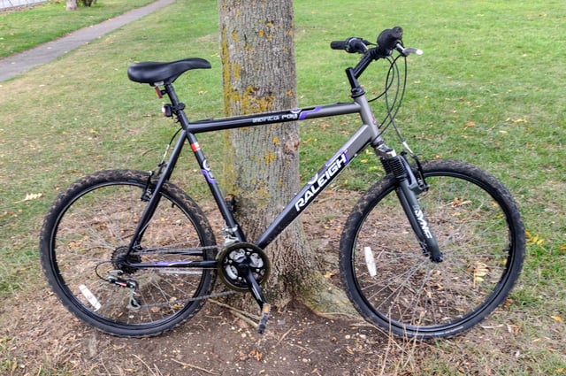 Men's 'Raleigh Manta Ray' Mountain Bike in Cambridge