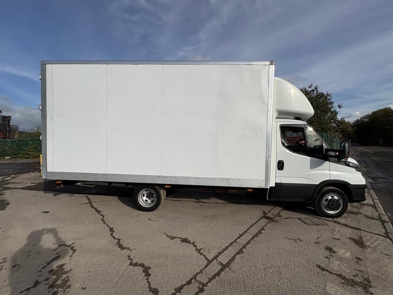 2021 Iveco Daily 3.0 35-160 euro6 twin rear wheel manual 15ft Luton box van