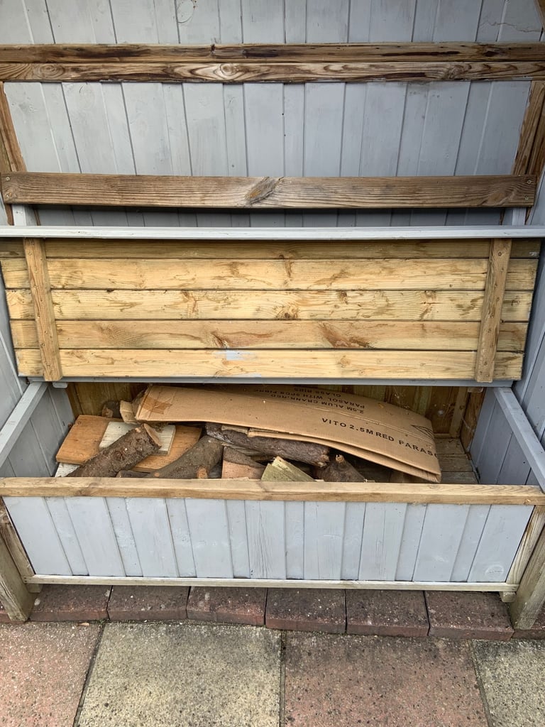 Garden lovers bench