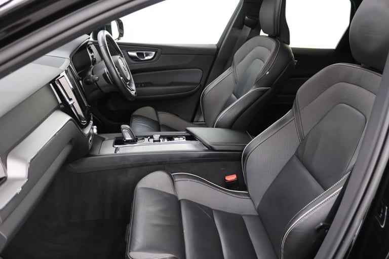 2020 Volvo XC60 2.0 B5 MHEV R-Design SUV 5dr Petrol Hybrid Auto AWD Euro 6 (s/s) (250 ps) ESTATE ...