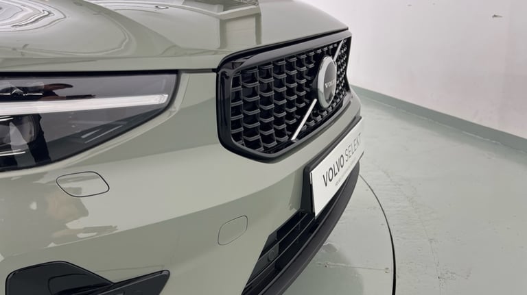 2025 Volvo XC40 Ultra, B4 Mild hybrid, Petrol, Dark Estate Petrol Automatic