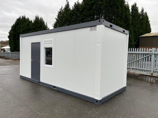 Standard office with 2 windows (Cabin 38) 