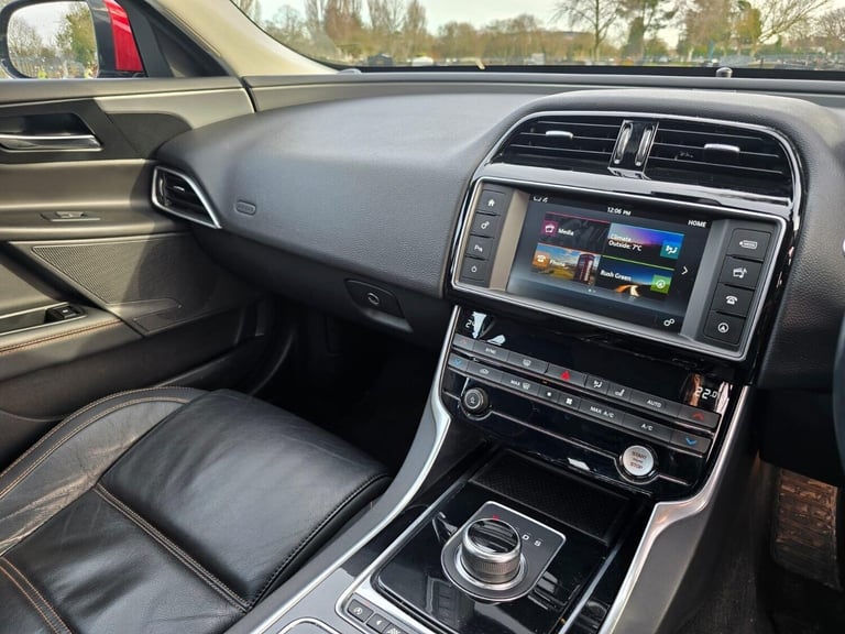 2017 Jaguar XE 2.0d Prestige Auto Euro 6 (s/s) 4dr Saloon Diesel Automatic