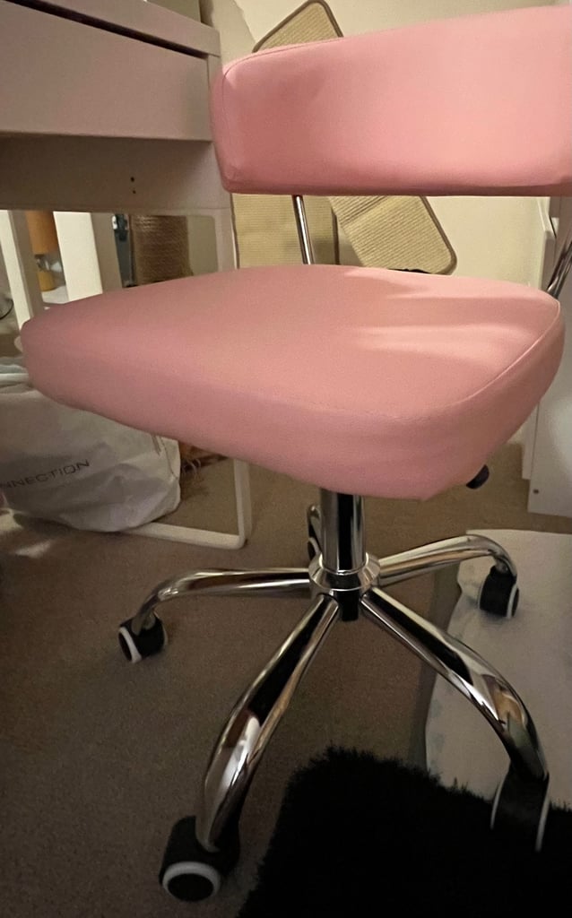 image for Pink office chair 